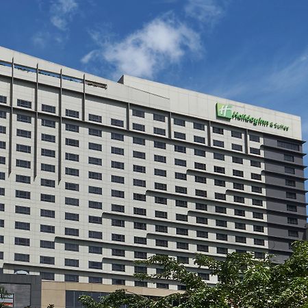 Holiday Inn & Suites Makati By Ihg Makati City Eksteriør bilde Holiday Inn Express in Cebu, Philippines