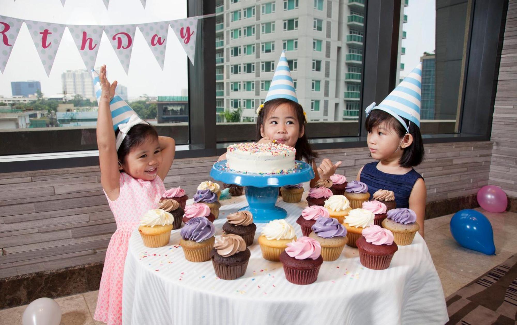 Holiday Inn & Suites Makati By Ihg Makati City Eksteriør bilde